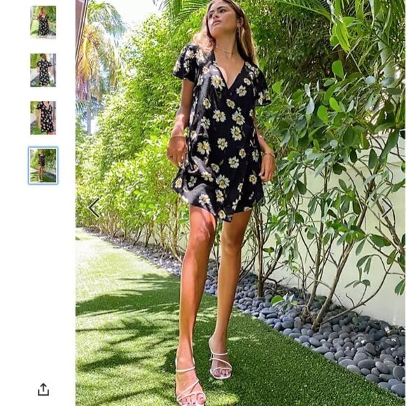ASOS Reclaimed Vintage inspired mini wrap dress in daisy print Size 10 - Picture 1 of 14